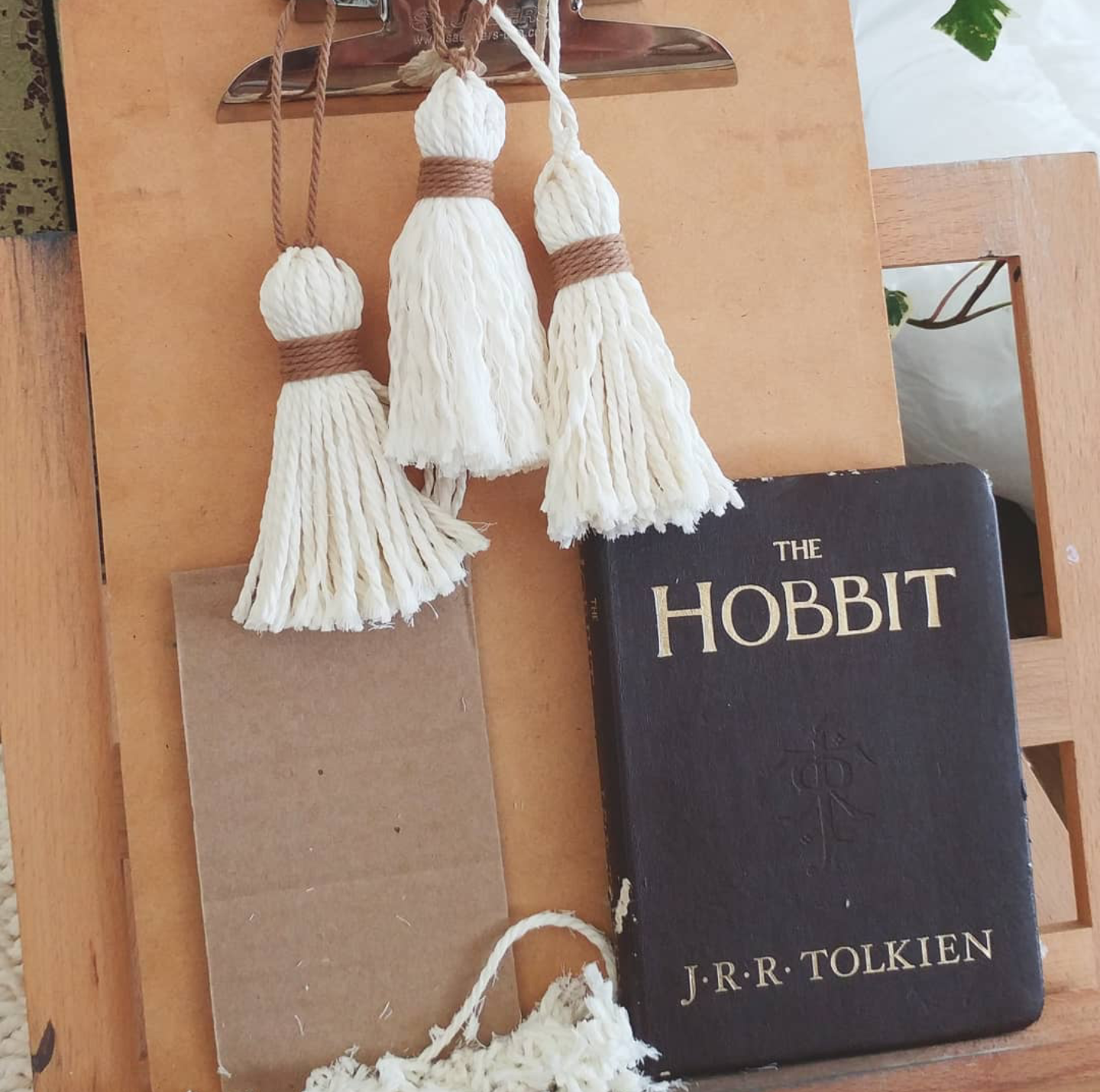 How to Make a Simple but Cute Tassel