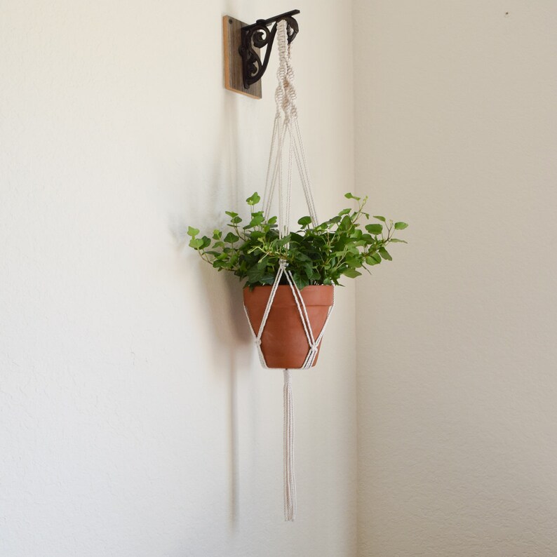 Macrame Plant Hanger Pattern thumbnail 2